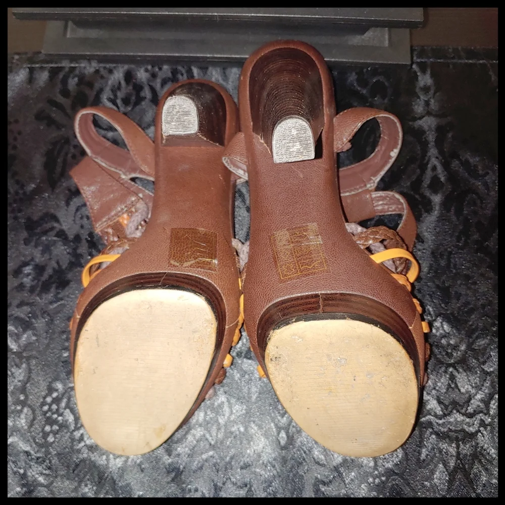 Aldo Brown Heeled Platform Sandals - Picture 6 of 13